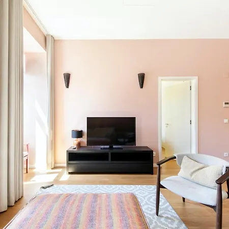 Apartment Plum Guide - Tropical Juice *